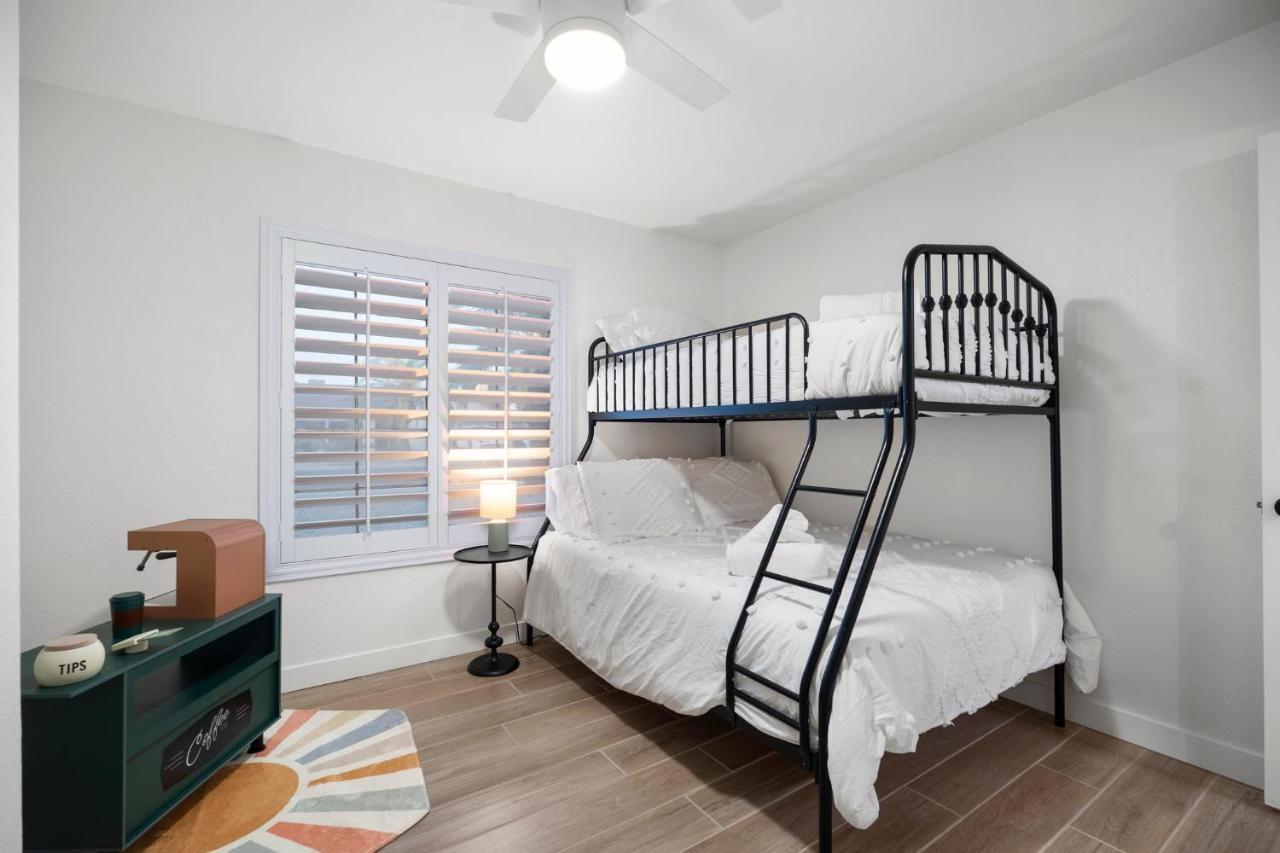 Large Pool With Diving Board, Remodeled 3Bdrm, Near State Farm Stdm And More! Peoria Exteriér fotografie